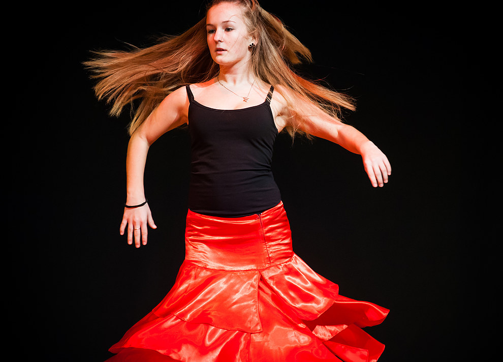 Spin Freekies - “Reportaż ze świata” ("Teatr Tańca" Wielkiej Orkiesty Świątecznej Pomocy w ArtBemie)